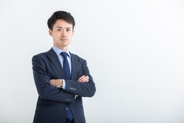 ショートの髪型の男性の写真
