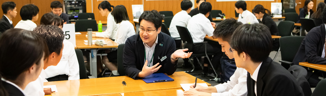 【2月開催！本選考などに役立つ「選考ポイント解説」あり！授業の合間や終わりに、ドリンク片手に気軽に参加できる！】明治安田知るカフェセミナー＃若手活躍＃福利厚生＃多様な働くフィールド募集