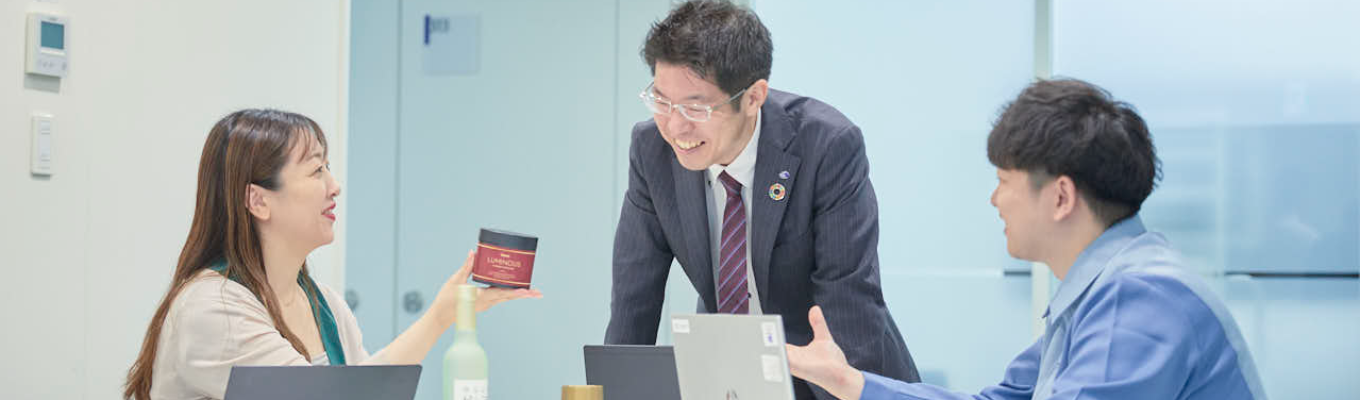 【東証プライム上場／早期選考直結／平均勤続年数20年／平均残業時間10時間以内】HPから企業を読み取る方法を学ぶ！★粘着素材で社会を支える★ 社員数2,500名超・グループ国内外5千人規模。“安定と挑戦”が共存するメーカー #東証プライム #保存休暇制度80日