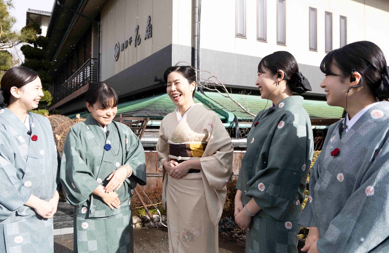 みんなが大好きな女将です