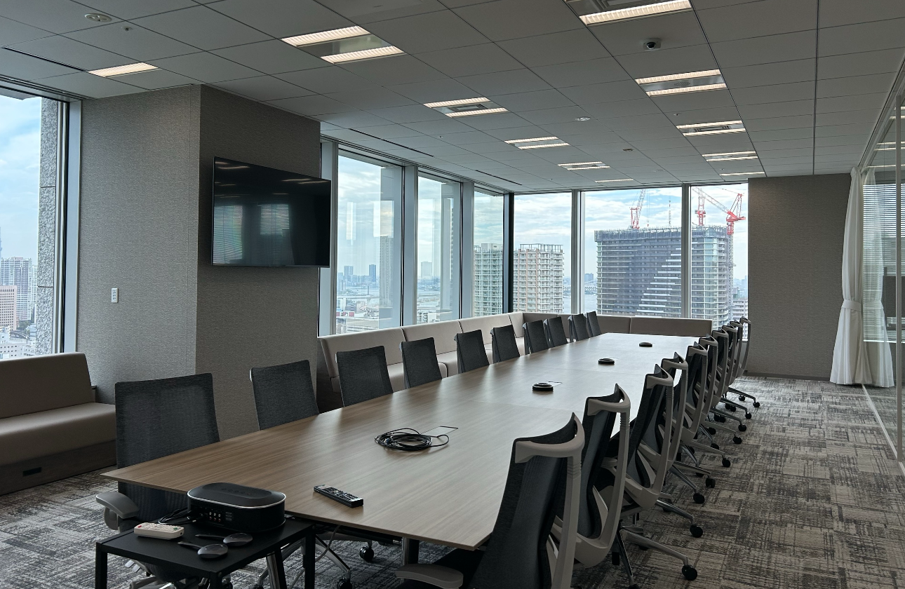 当社で一番大きな会議室になります!