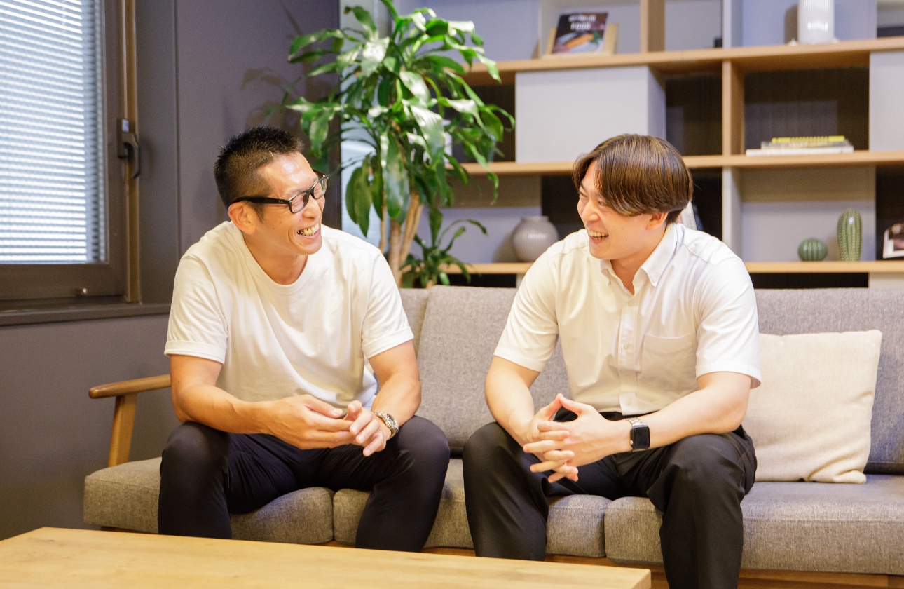 上司と部下の対談の様子