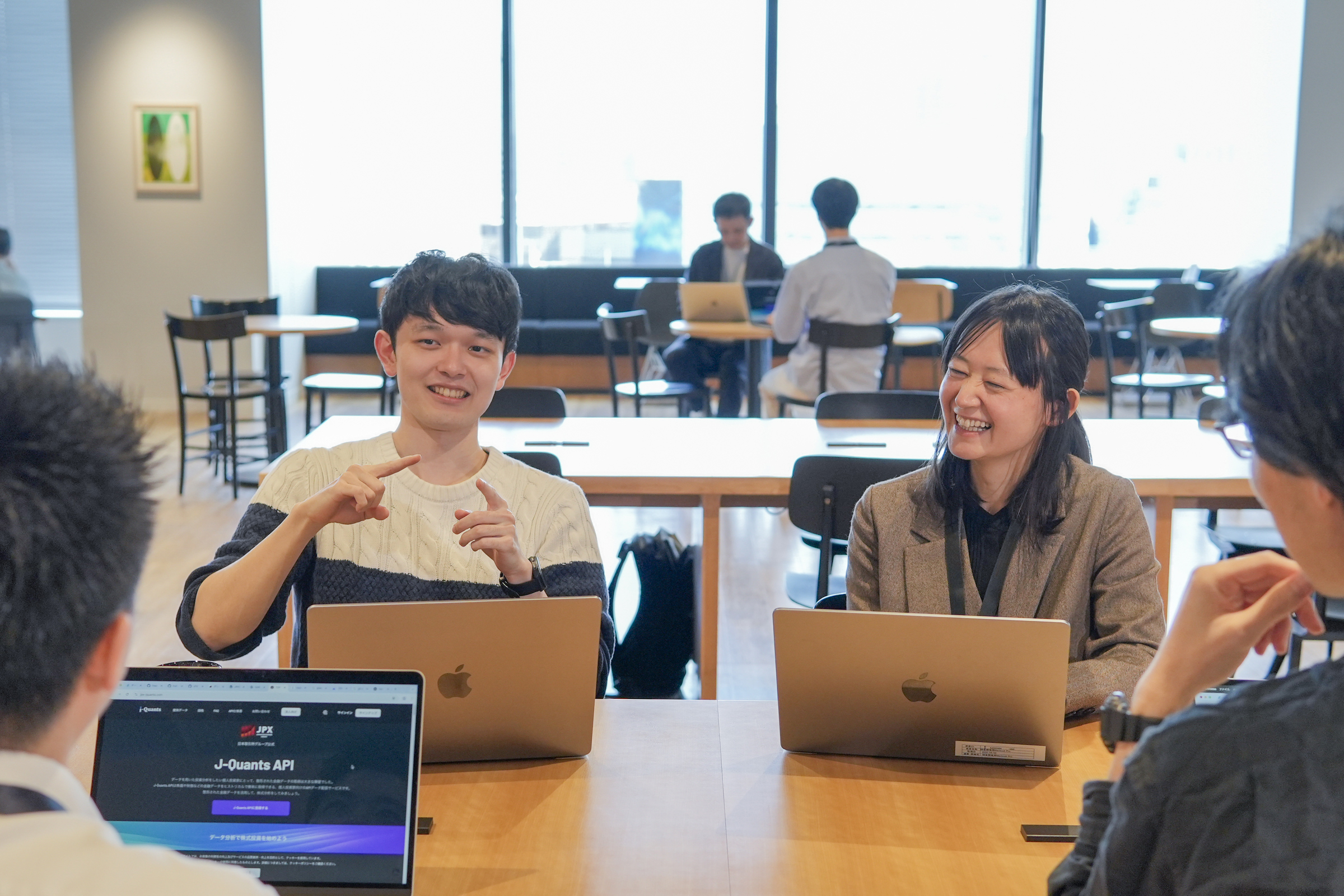 チームで取り組む新規サービス開発プロジェクト