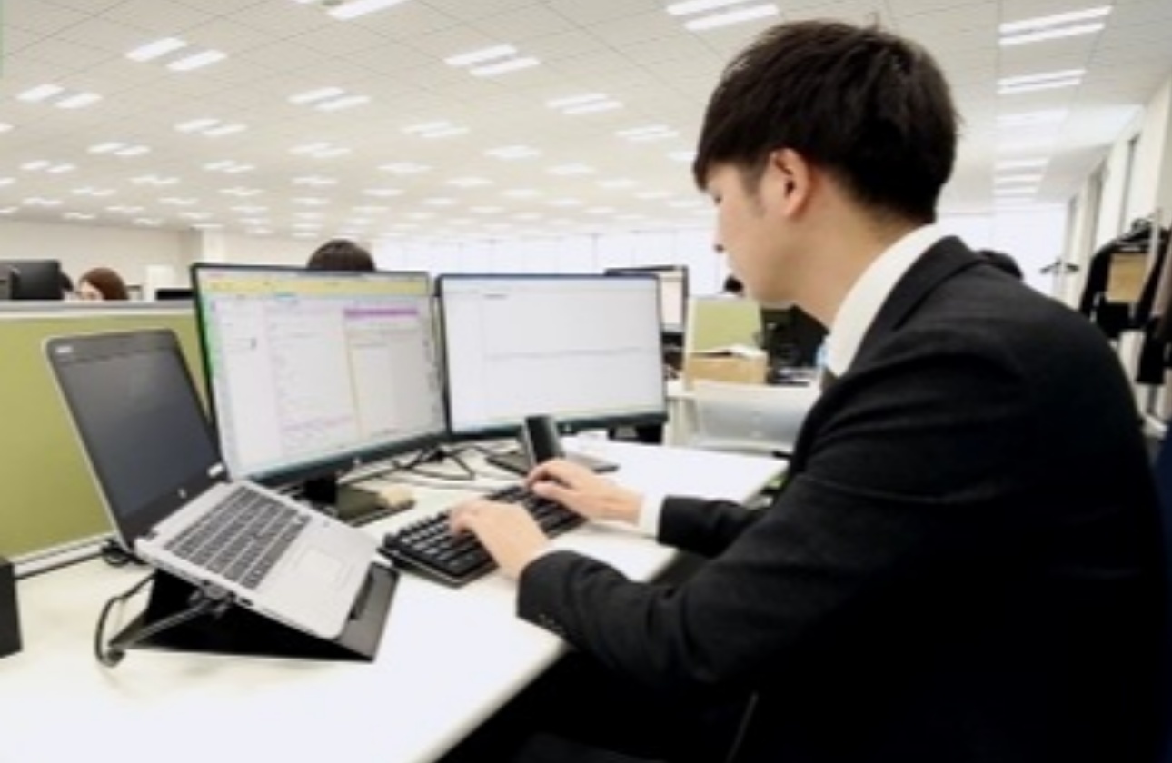 働いている様子