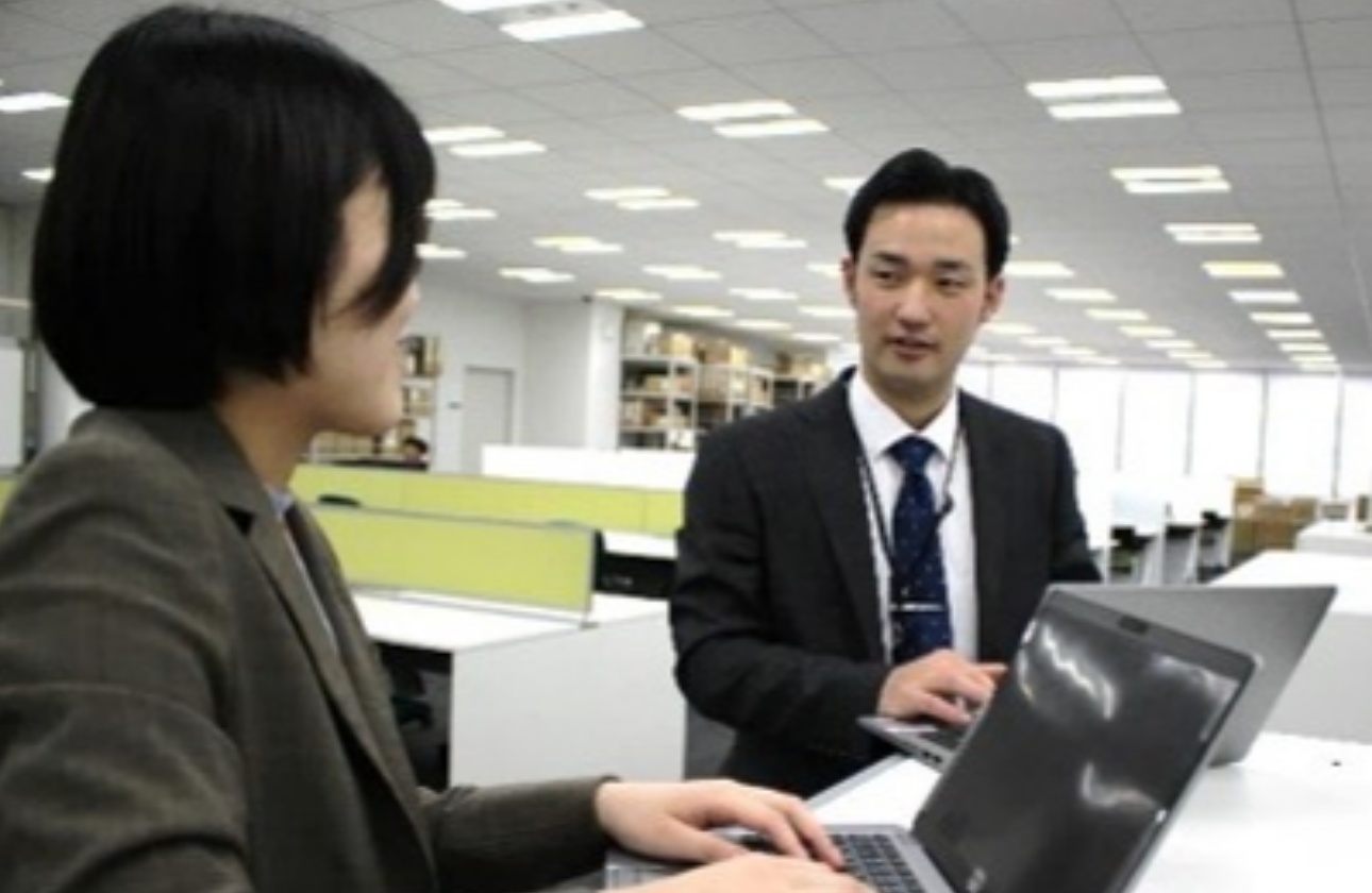 働いている様子