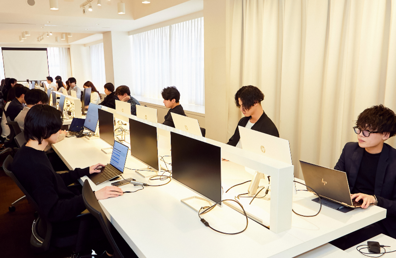 元大手企業で業界歴が長く様々なノウハウを持ったメンバーが数多く在籍し、膨大な量のデータを元に様々な角度から仮説検証をロジカルに行う。