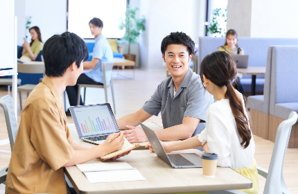 累計1000名以上を輩出したこだわりの研修制度