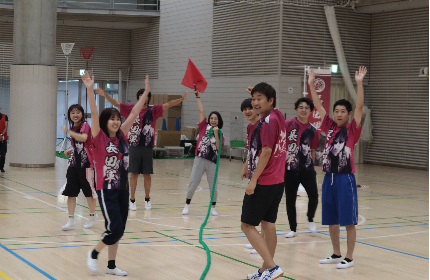 社員全員で運動会！「遊ぶときは全力で遊ぶ！」これがバリュークリエーション株式会社のモットー！