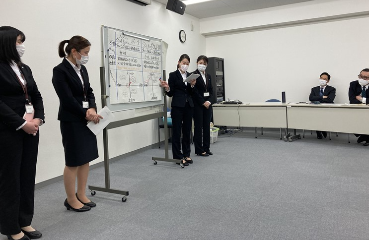 充実した丁寧な研修制度のもと3年目でエリア店長に