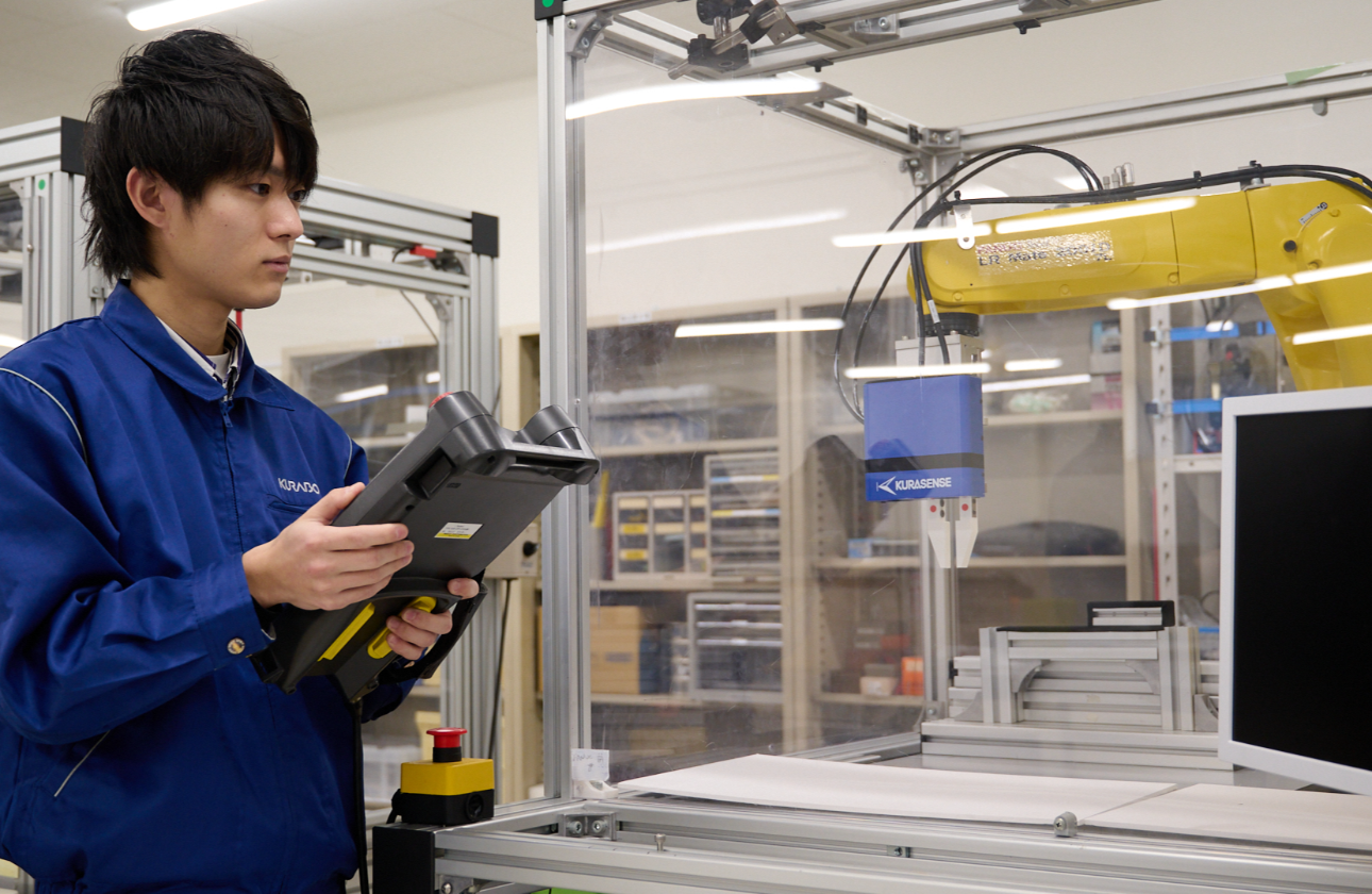 社名からは想像できないロボット関連事業にも注力しております！