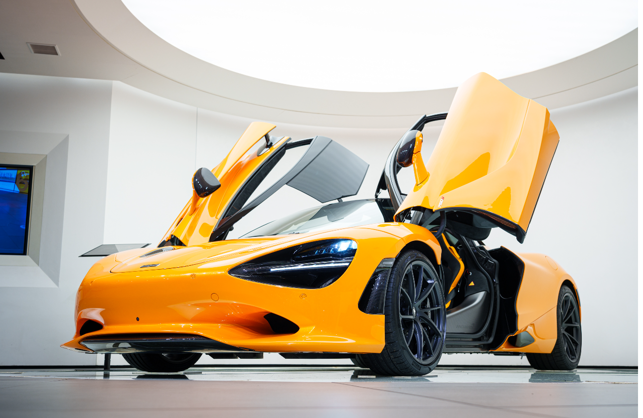 人生に1度も訪れなかったかもしれない、世界的に貴重な車両の発表の瞬間に立ち会えるなど【ここでしかできない】体験が可能です