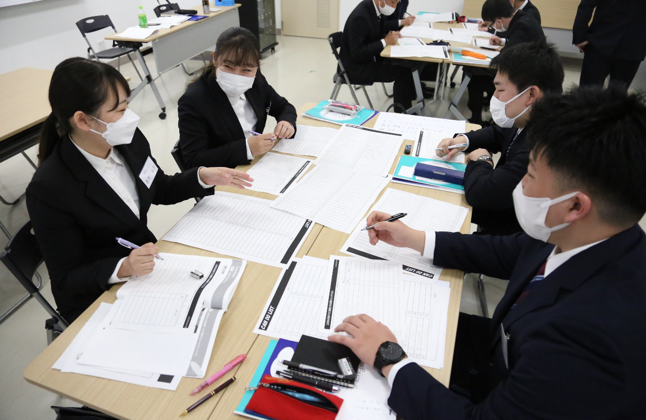 学生時代の専攻は多種多様！また社員が活躍できるよう、
配属先OJT研修・フォローアップ研修・技能教育実習など様々な研修をご用意しています。
