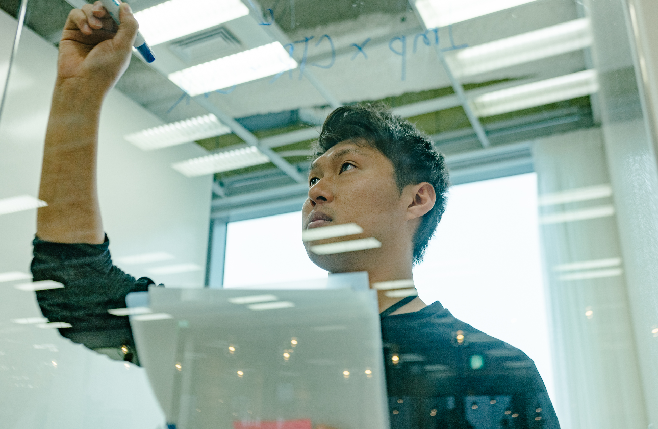 全ての産業にテクノロジーで最適解を提供する