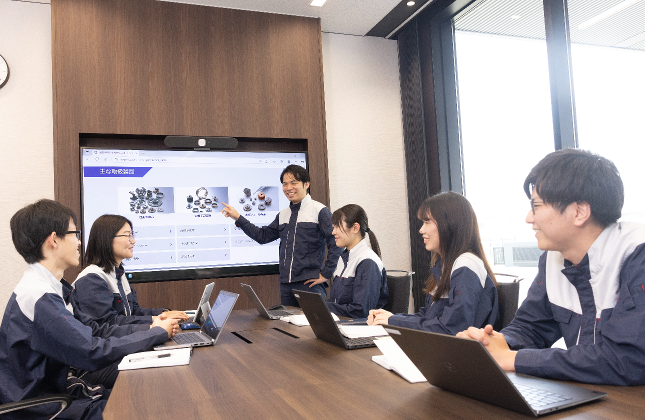 縦割りなし！みんなで挑むものづくり