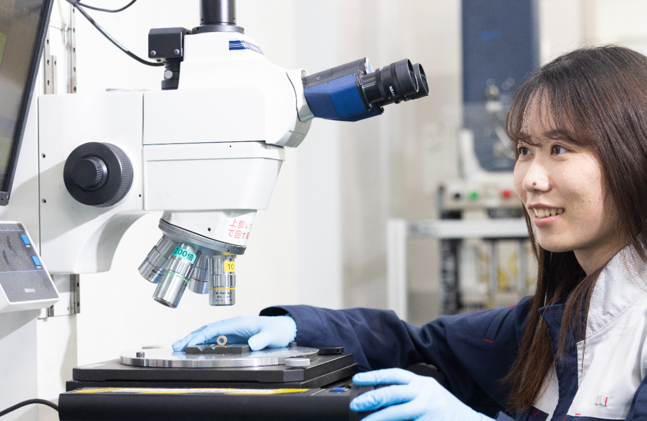 0.1ミクロンのこだわり-圧倒的な精度で未来を創る