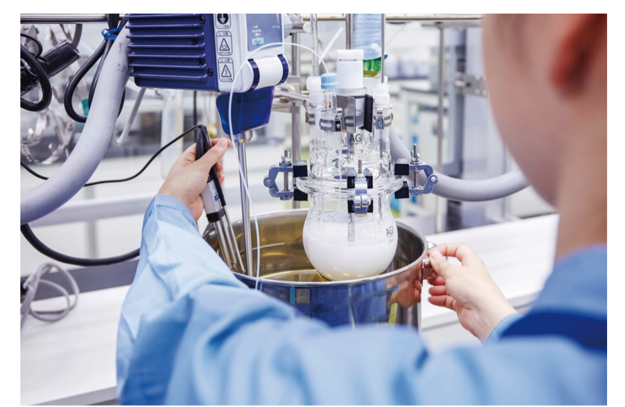 住友精化は、常にユーザーの声に耳を傾け、独自の技術・製品を開発しています。