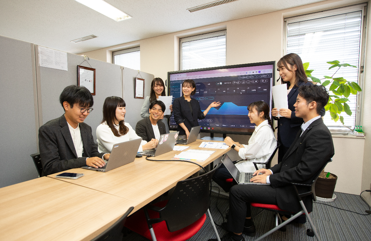 ◆フルフレックス制度◆　業務量に合わせて、柔軟に働くことが出来ます。