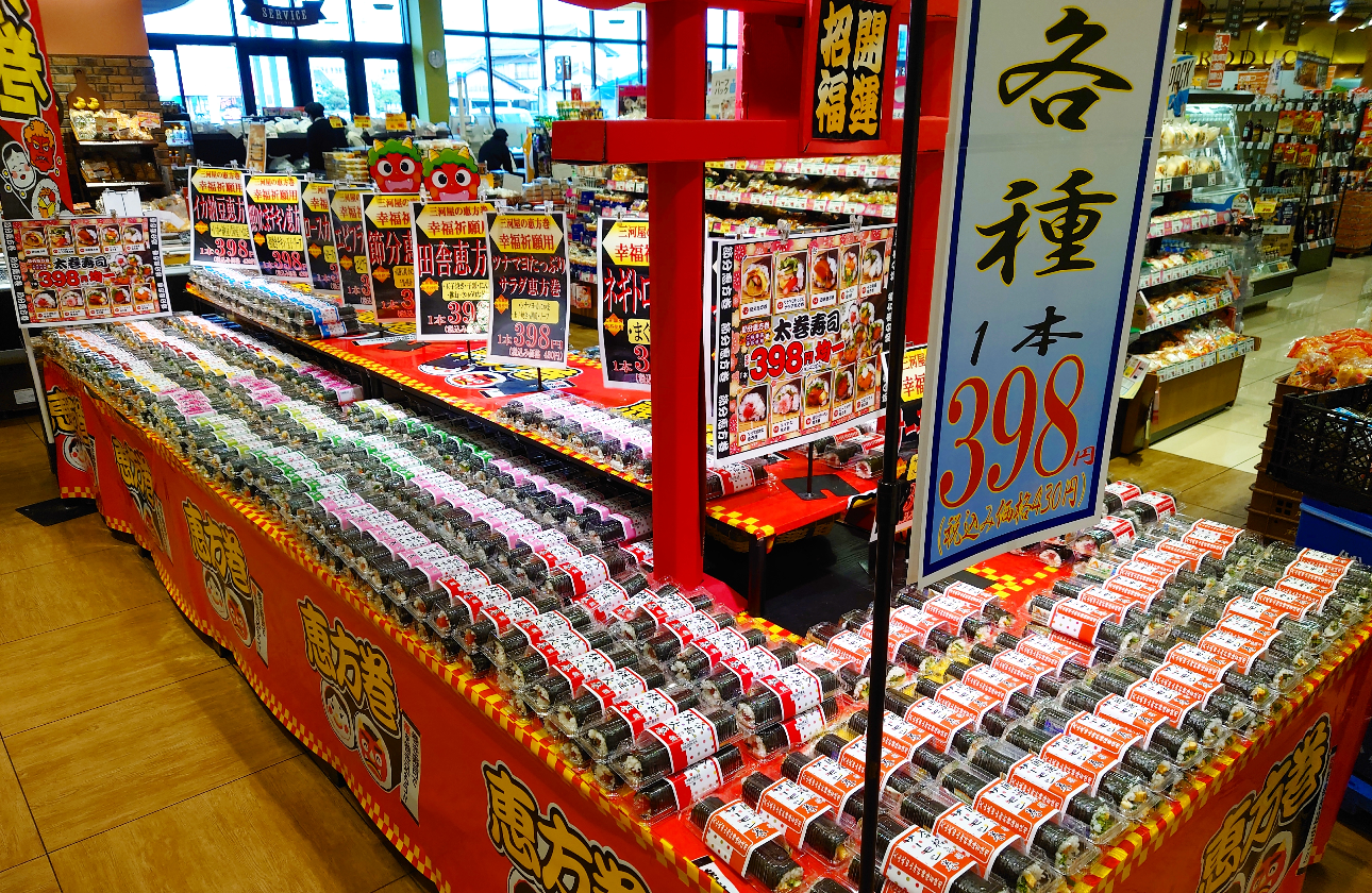 イベント時こそ燃えるのが我が社！売上だけでなく、お客様に見て喜んでもらう事もコンテストの対象なので、担当社員達も楽しんで取り組んでます！