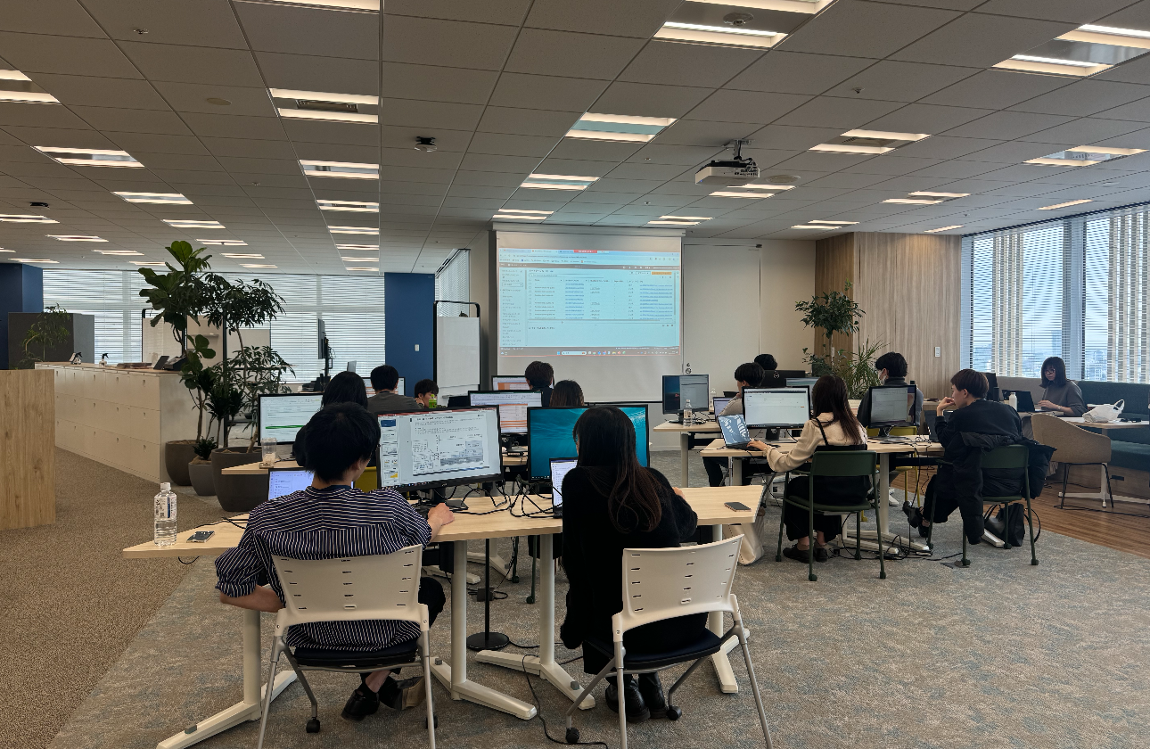 最先端のITトレンドからコンサルタントになるためのビジネススキルまで幅広く網羅した研修制度があります！