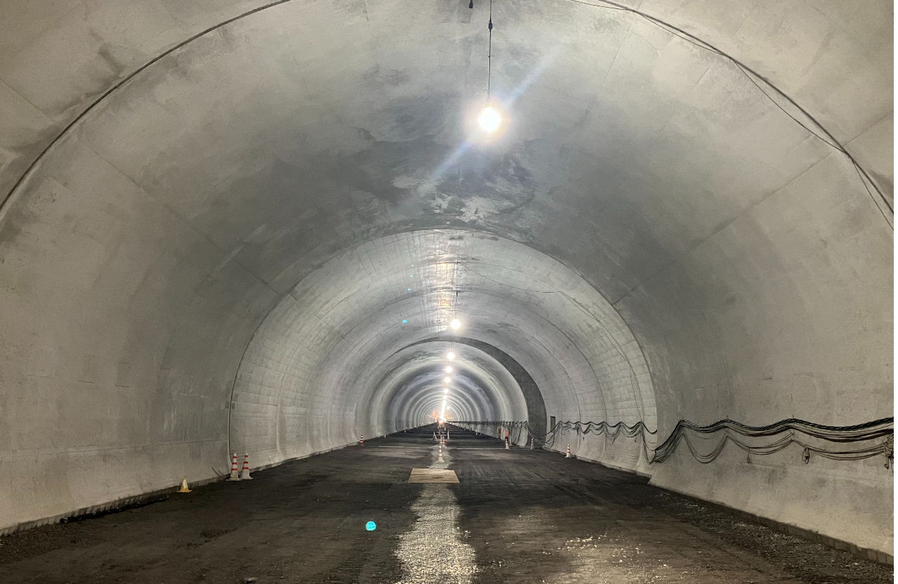 令和2-5年度窪川佐賀道路不破原トンネル工事