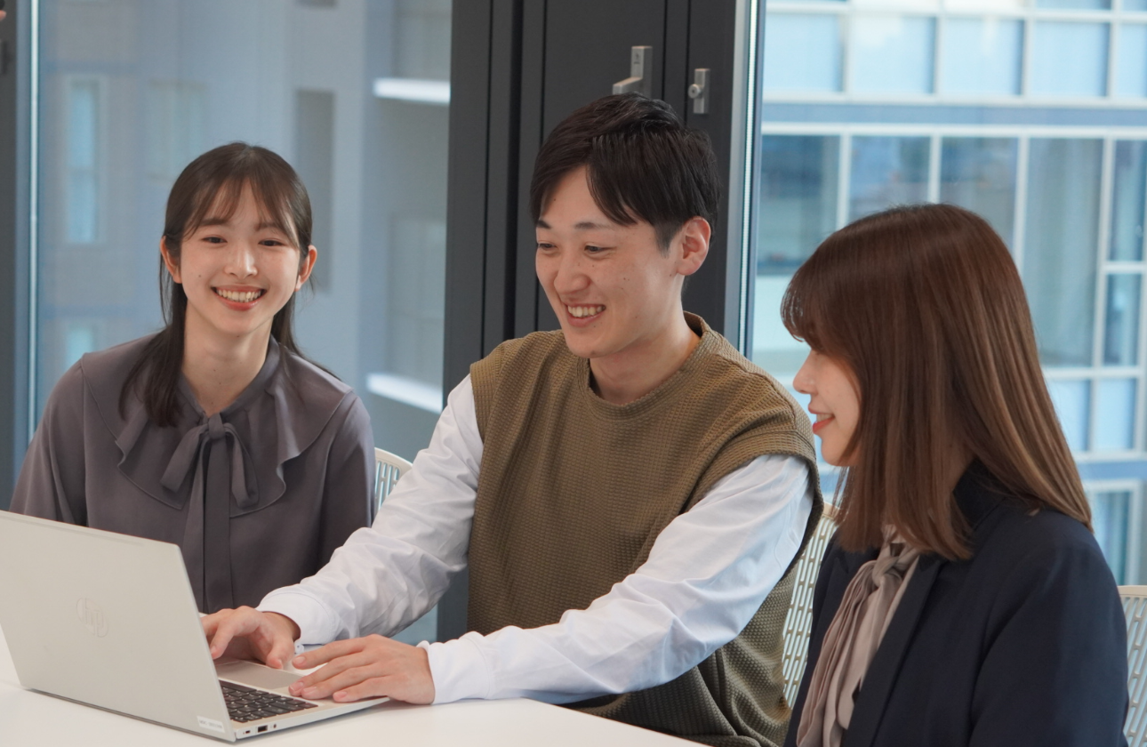 フラットな組織×多様なキャリアパスで一人ひとりの活躍を支援