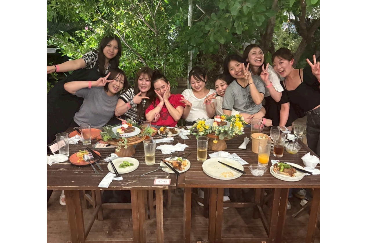 「一人で悩む」ではなく、「仲間と一緒に成長できる」——そんな安心感のある職場です。