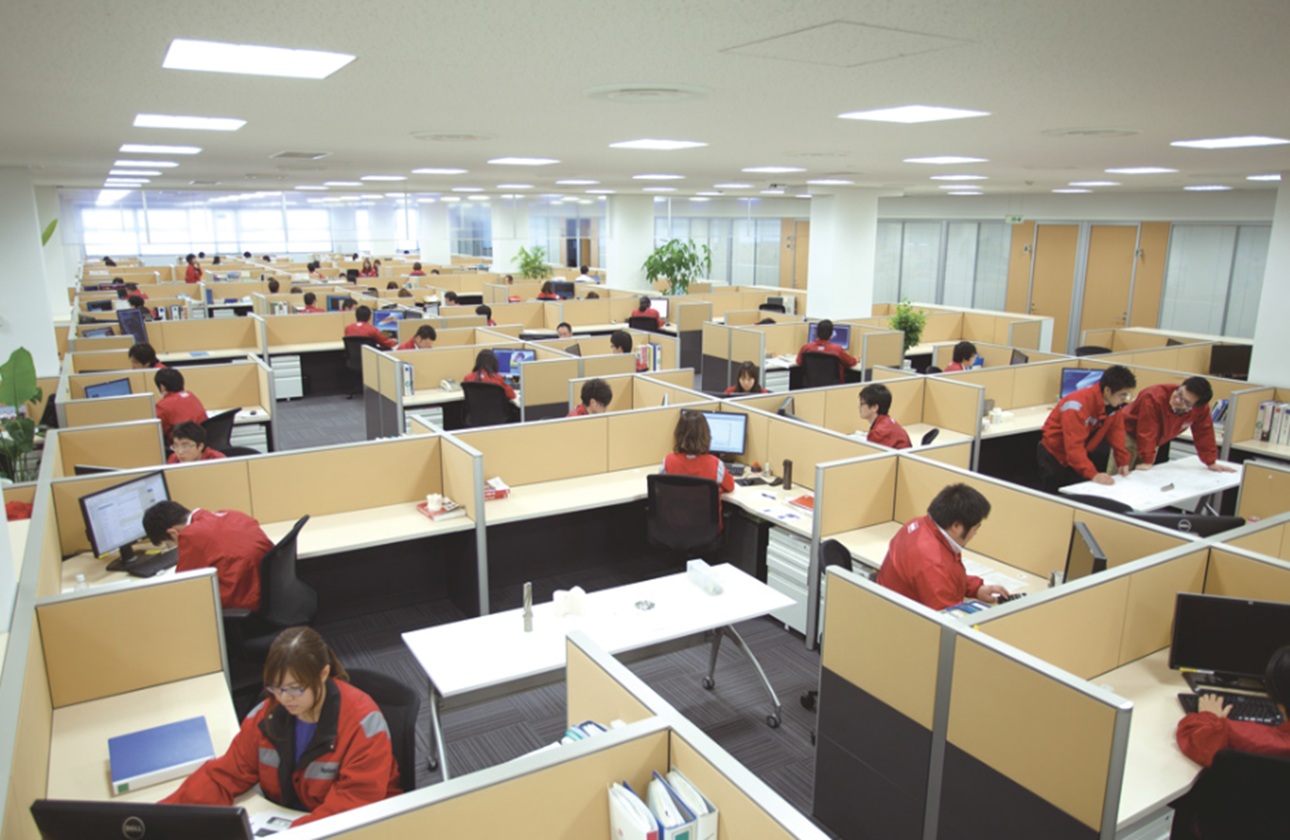  革新的なアイディアは広々とした快適なオフィスから