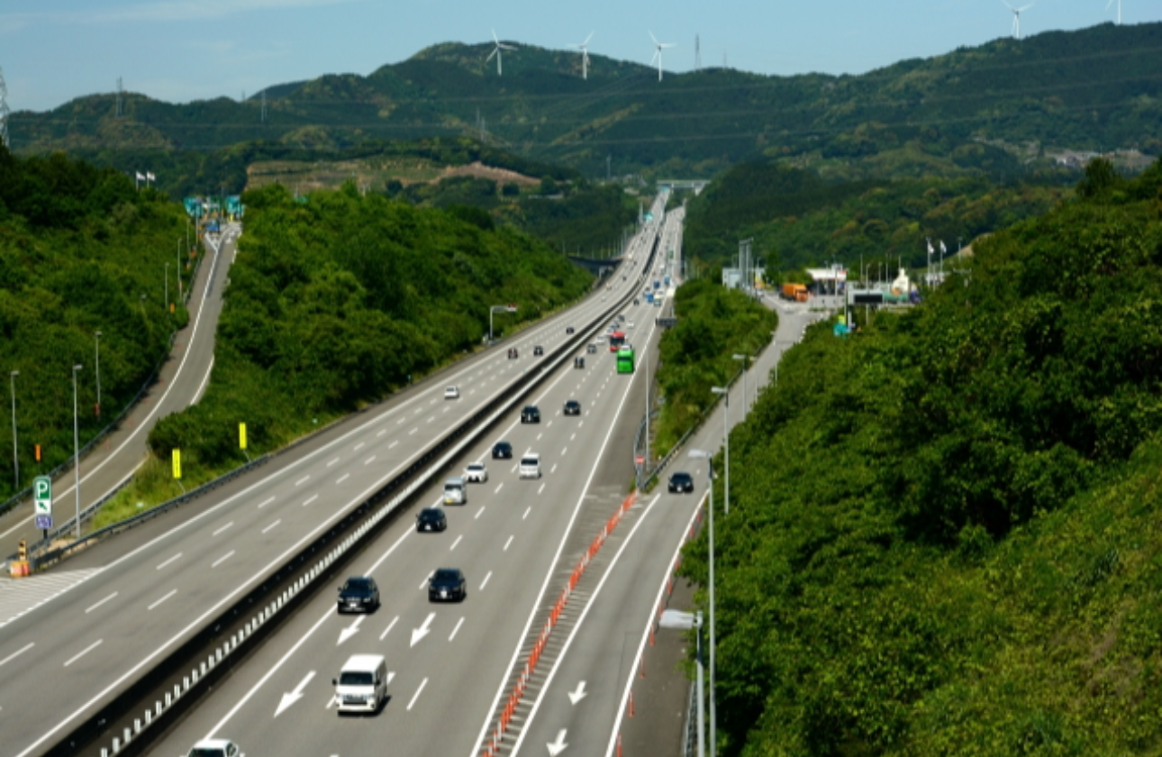 高速道路、IC、SAなど、半世紀に及ぶ公共インフラ設計の実績