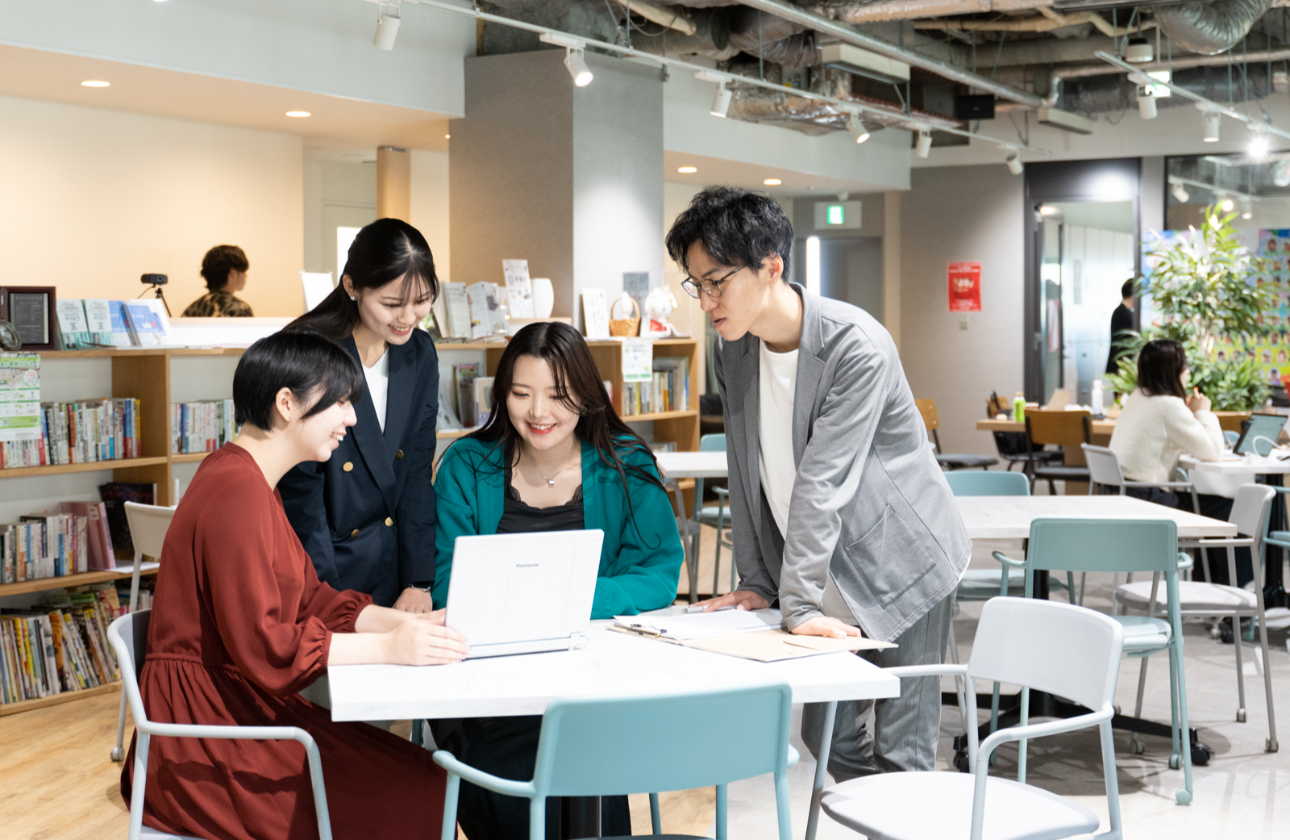 新入社員研修からスキル・コンプライアンス研修まで充実。
大型イベント司会や資格支援もあり、社員間のコミュニケーションは良好です！