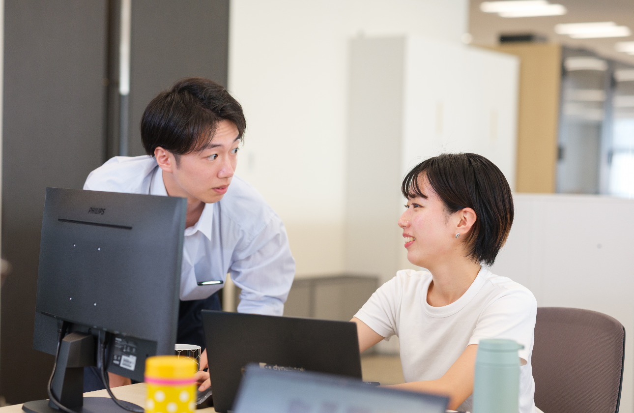 プラップジャパンの財産は「社員」です。社員が安心して長く働ける環境づくりを推進しており、研修からメンター制度まで、様々な施策を設けています。