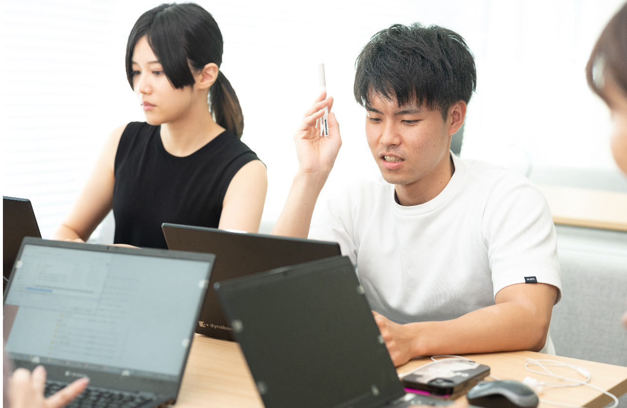 プラップジャパンの財産は「社員」です。社員が安心して長く働ける環境づくりを推進しており、研修からメンター制度まで、様々な施策を設けています。