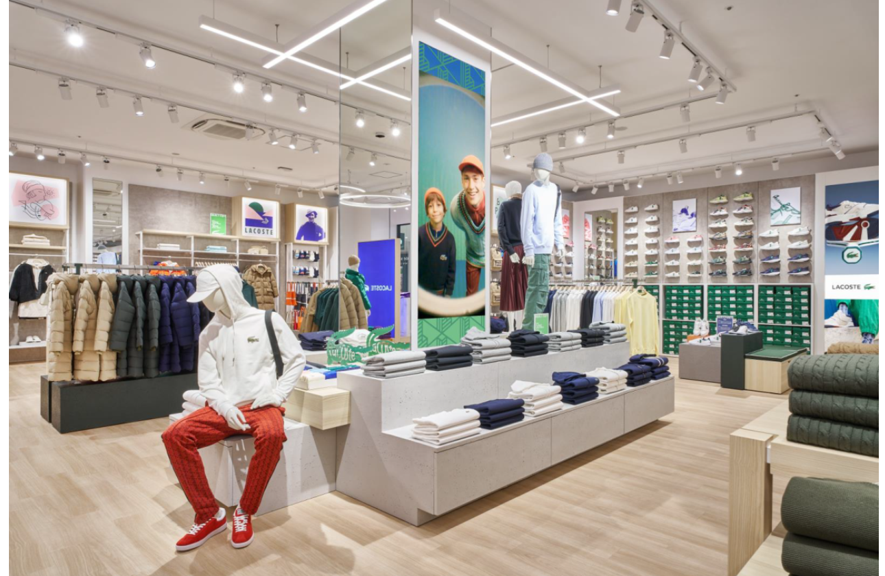 スポーツとエレガンスを融合した独自のブランド