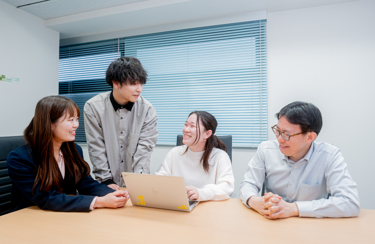 月平均残業時間はわずか8.3h！ワークライフバランスを重視し、腰を据えて長く働ける環境です。