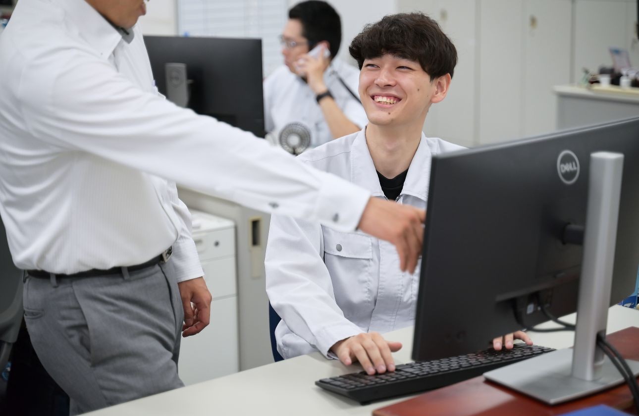 若手技術者の声｜未来を支えるモノづくりの現場から