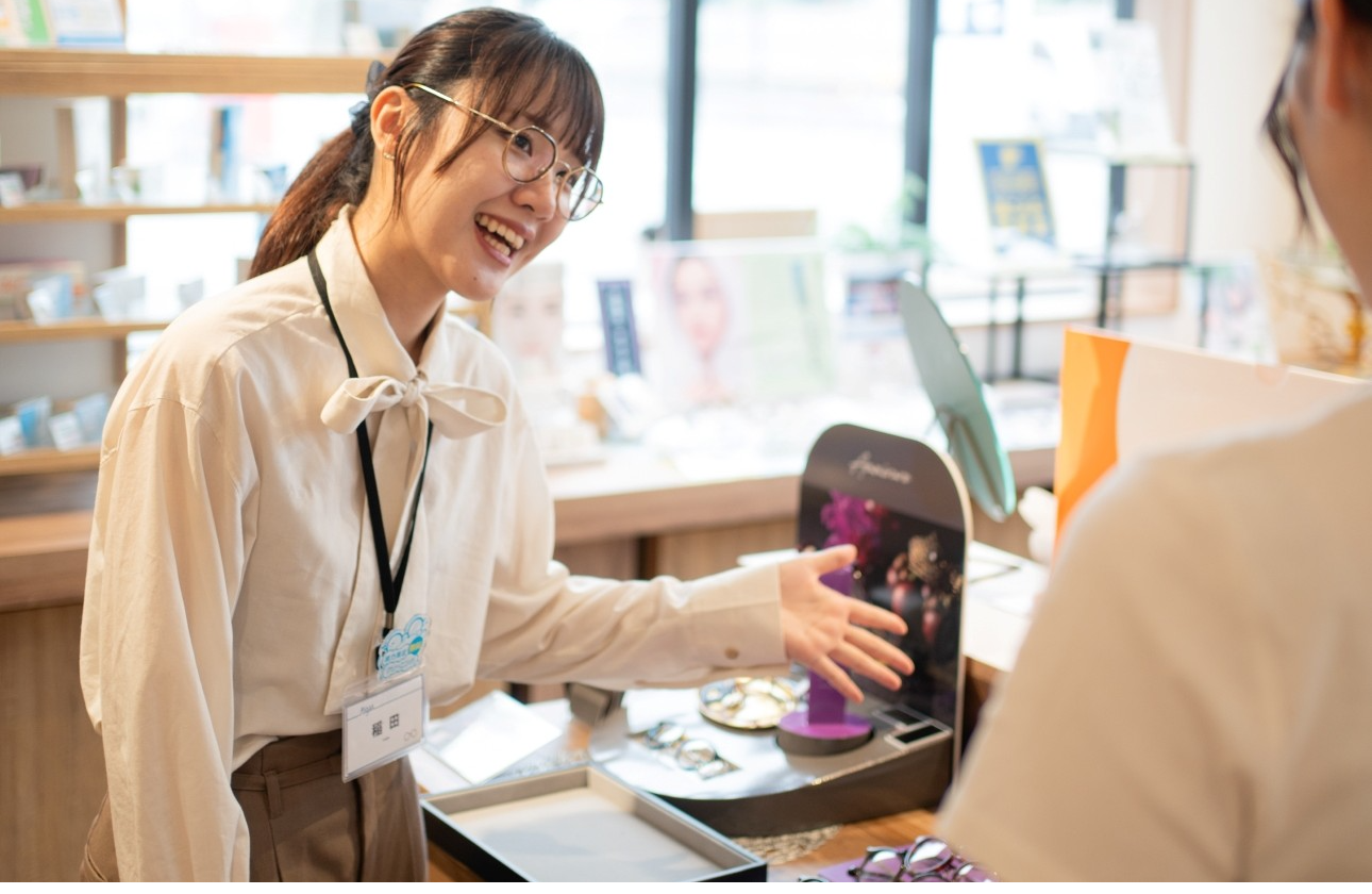 売り上げではなくお客様の声を重視する評価制度