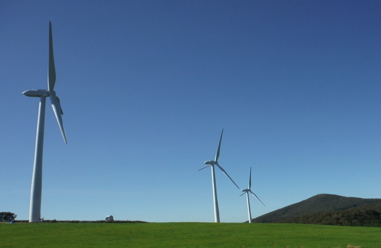 風力発電などの再生可能エネルギー分野のカーボンニュートラル事業にも注力しております。
