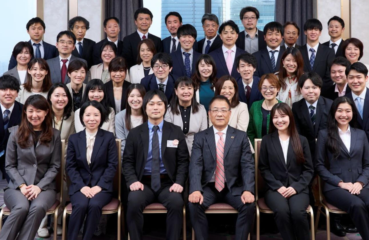 社是「仕事にやりがいを　人生に豊かさを」