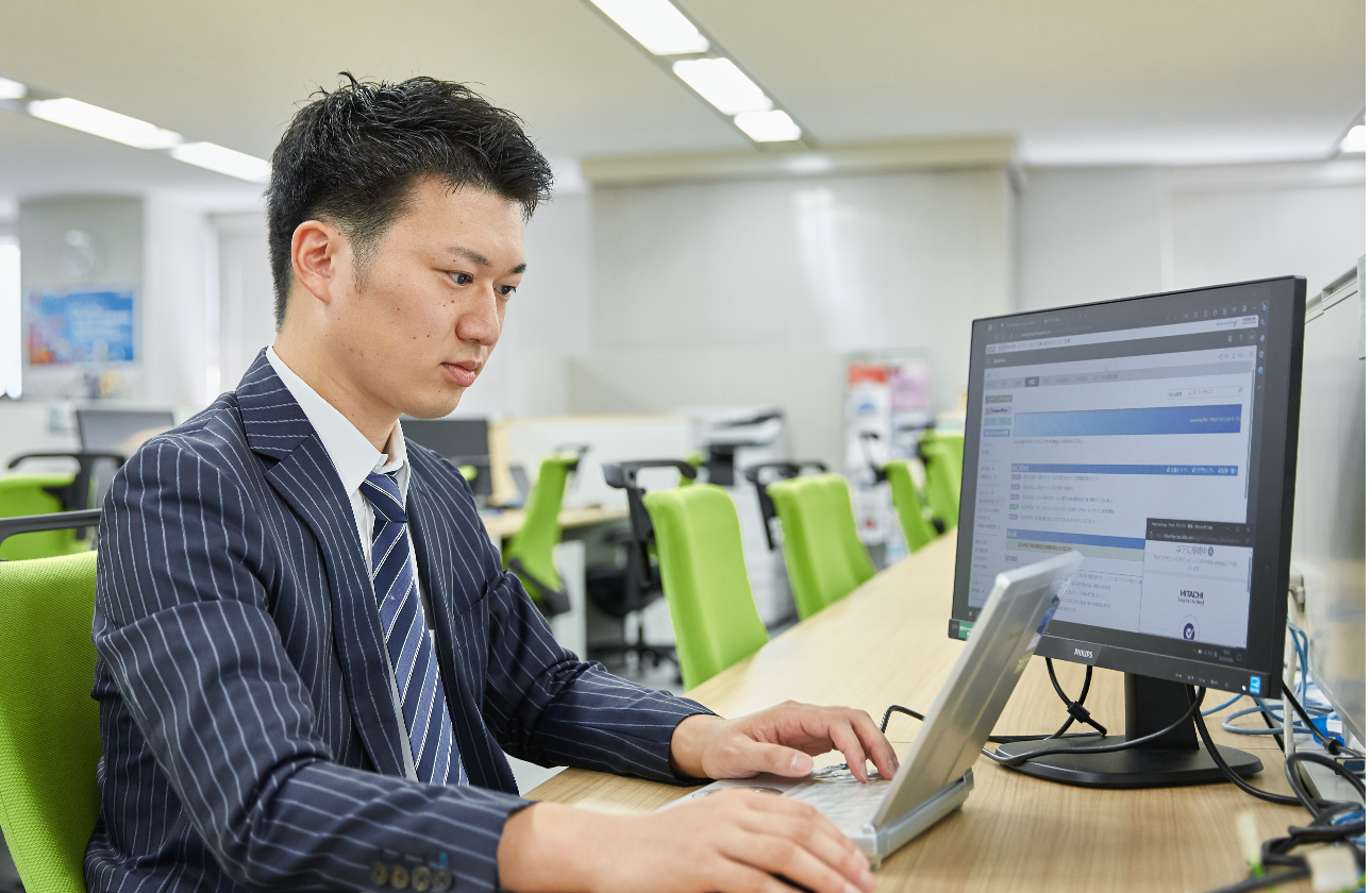 研修制度が充実!約1300コースの豊富な研修メニューがございます!