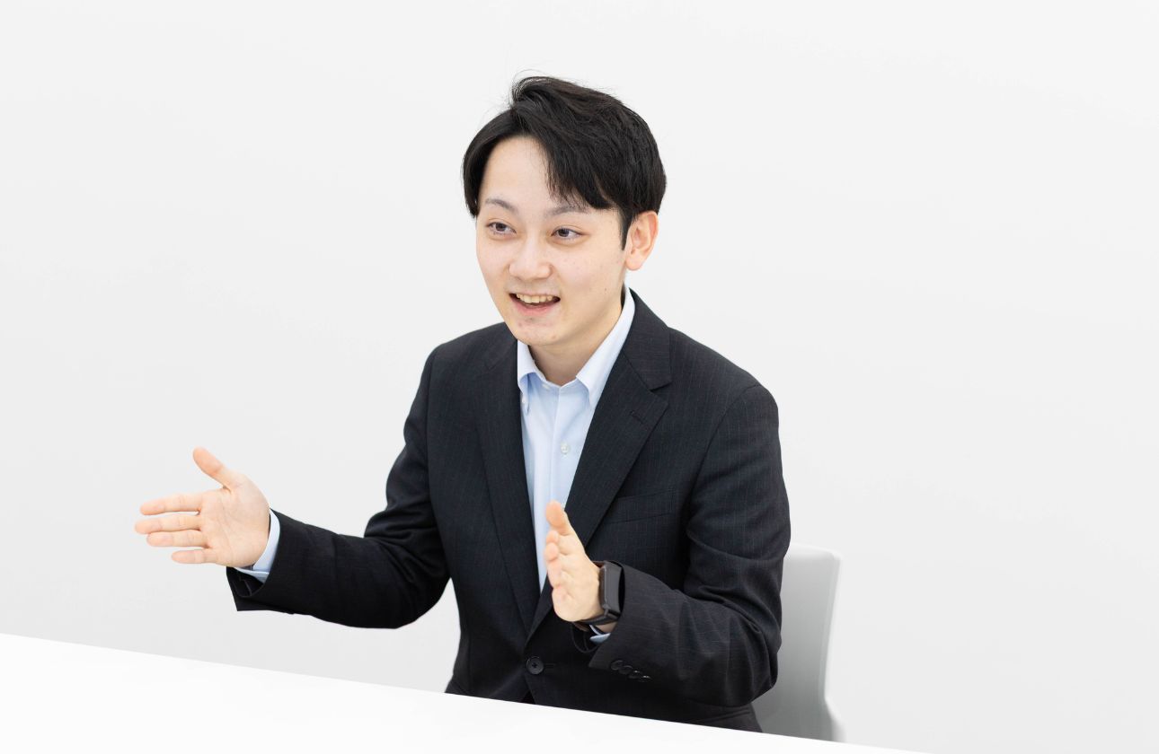 先輩社員インタビュー