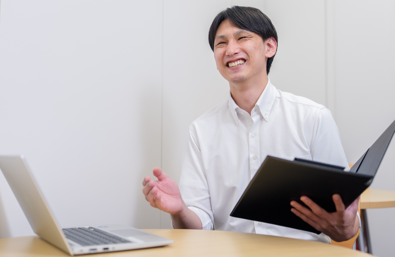 「広く浅く」ではなく「深く濃く」。自動車業界に特化しているから、本当に喜ばれる提案ができる!