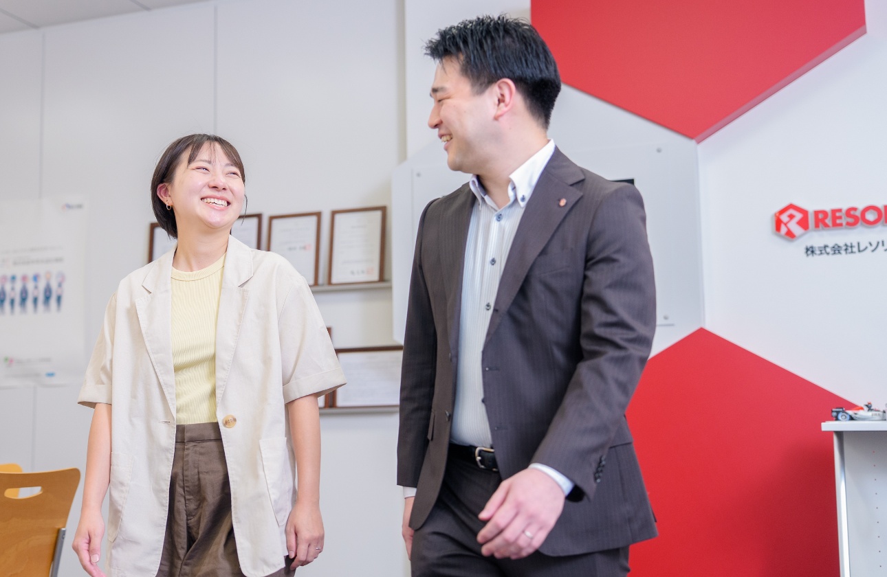 文系出身・車に詳しくなくても大丈夫!チームで新人を育てる温かいカルチャー