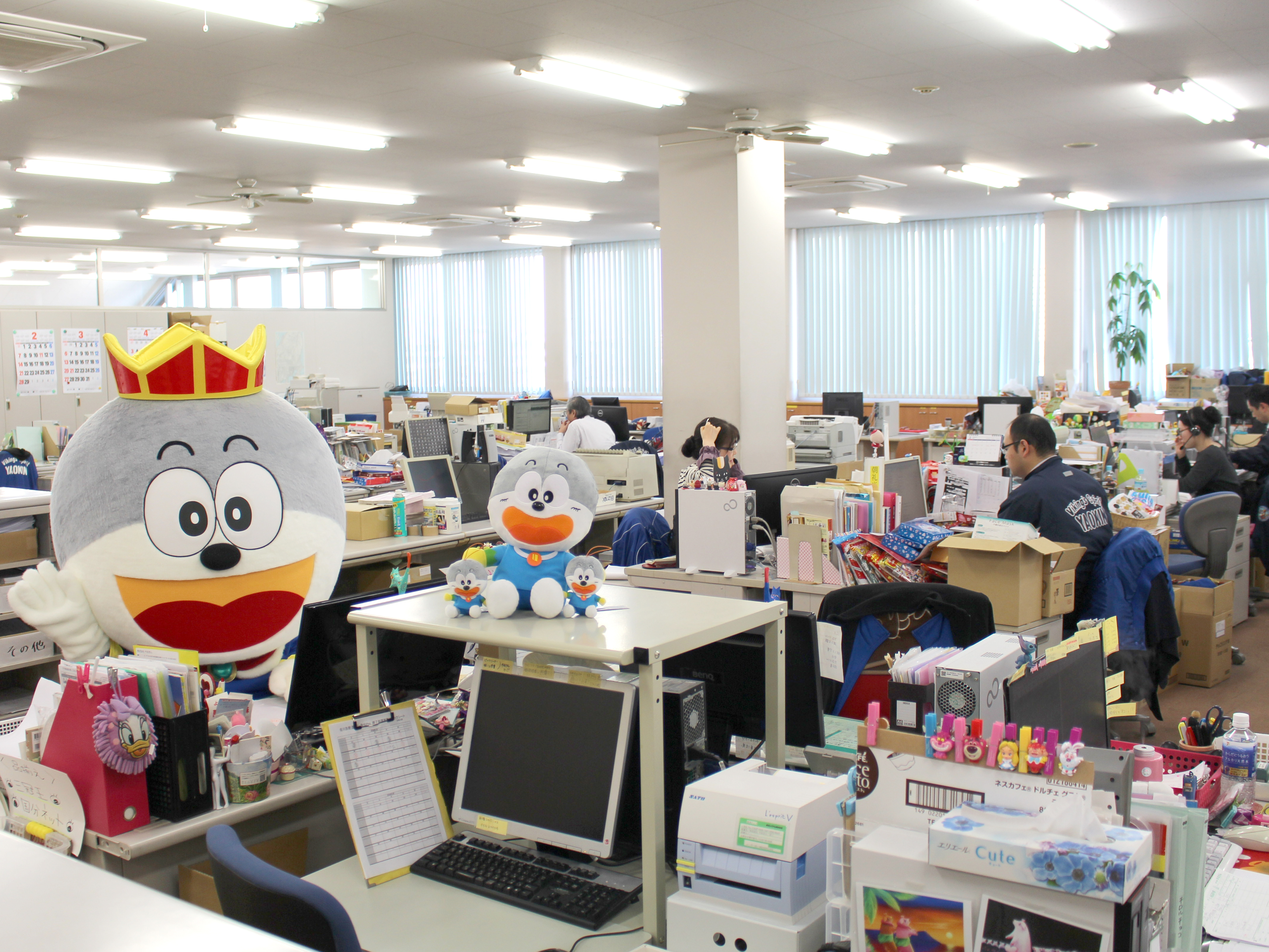 「うまい“棒”」ではなく「社員の“輪”」を⼤切に、みんなが協⼒し合いながら気持ち良く働いています