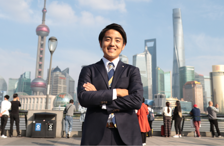 海外でも現在最もシェアの大きい中国市場の最前線”上海”に駐在しながら、ECの拡大、新規店舗開拓、旗艦店の運営などに取り組んでいます。