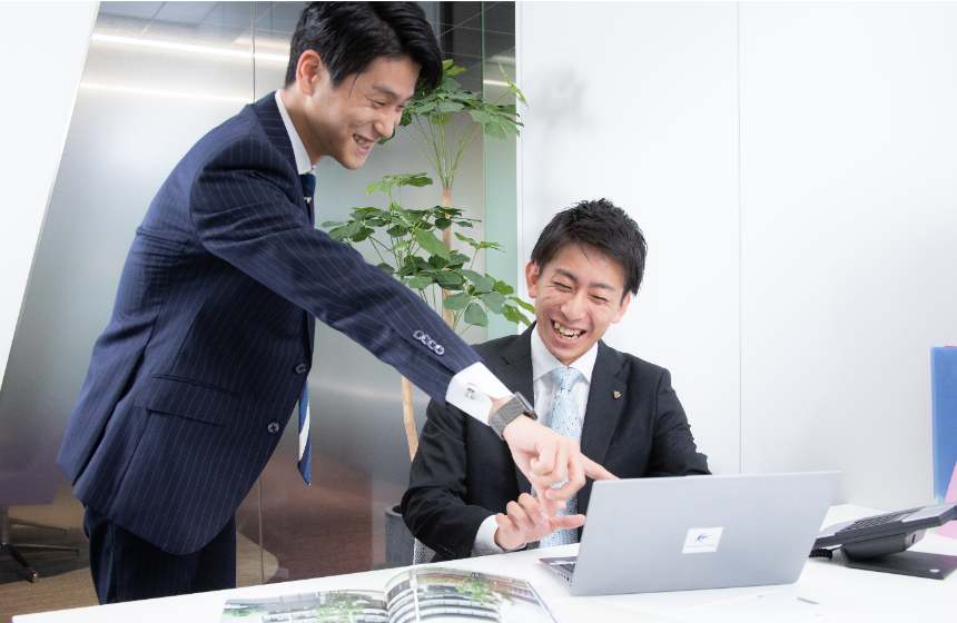 営業部メンバーは平均で20代半ばです。通常5年、10年かかるマネジメント領域にも早ければ2～3年目から経験できます！