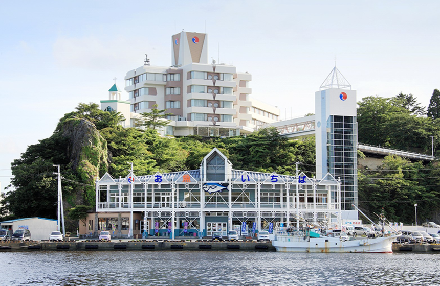 水産と観光の両部門が連携。水産会社直営のホテルとして、徹底して「鮮度の良いおいしさ」にこだわっています。