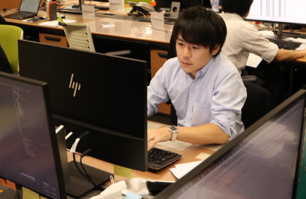 100％自社開発