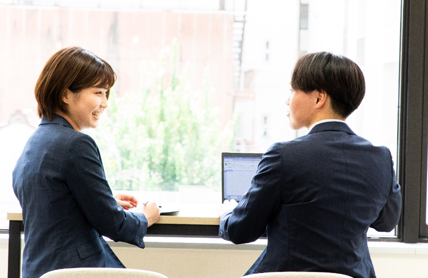 【平均年齢30歳】3分の1以上の新卒社員が3年目からリーダーとして活躍！社員数200名弱の少数精鋭組織！