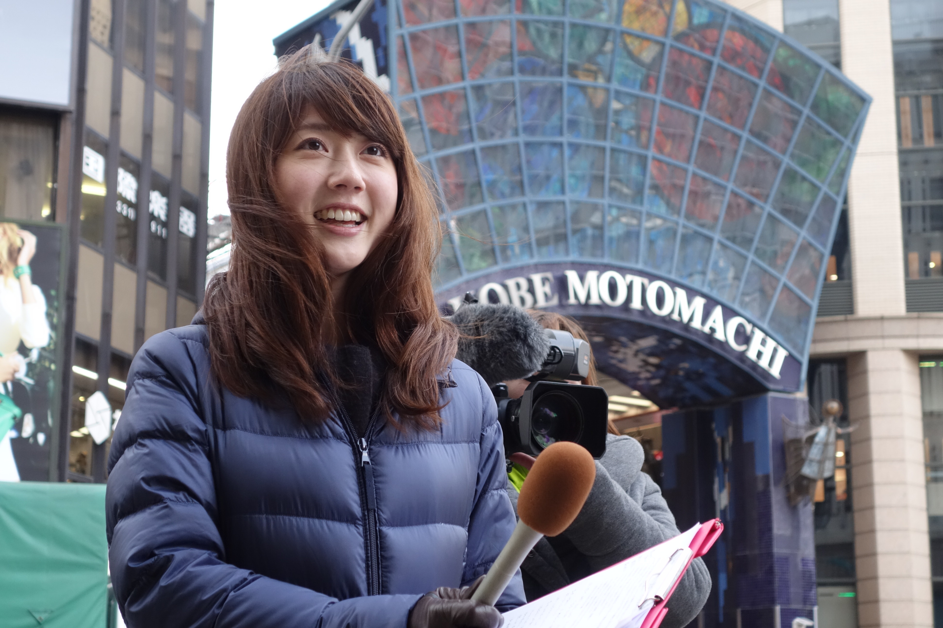 配属初日でリポートデビュー、なんてことも珍しくはない“実践主義”の現場。
若手のうちから責任ある仕事を任されるとこも多いです。