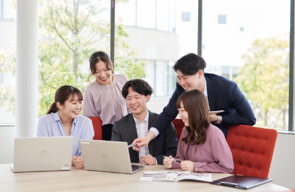 ～20代の社員が約4割！自分の発想や想いを実現するためにどんどんチャレンジできる環境～