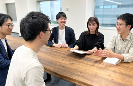 社会を取り巻く問題を私たちは本気で解決しようとしている。あなたは会社に入った先に何を描くのか？社員の想いにいつでも触れに来てほしい。